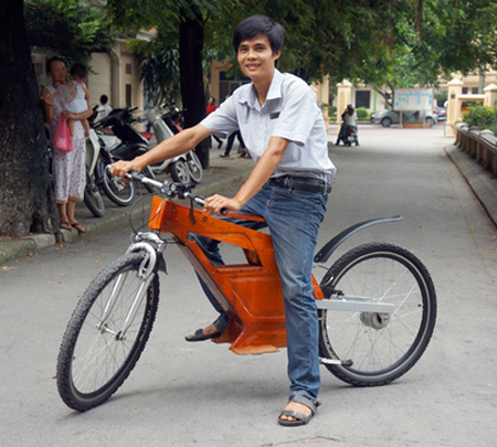 Xe đạp điện tự chế bàng gỗ thông dầu
